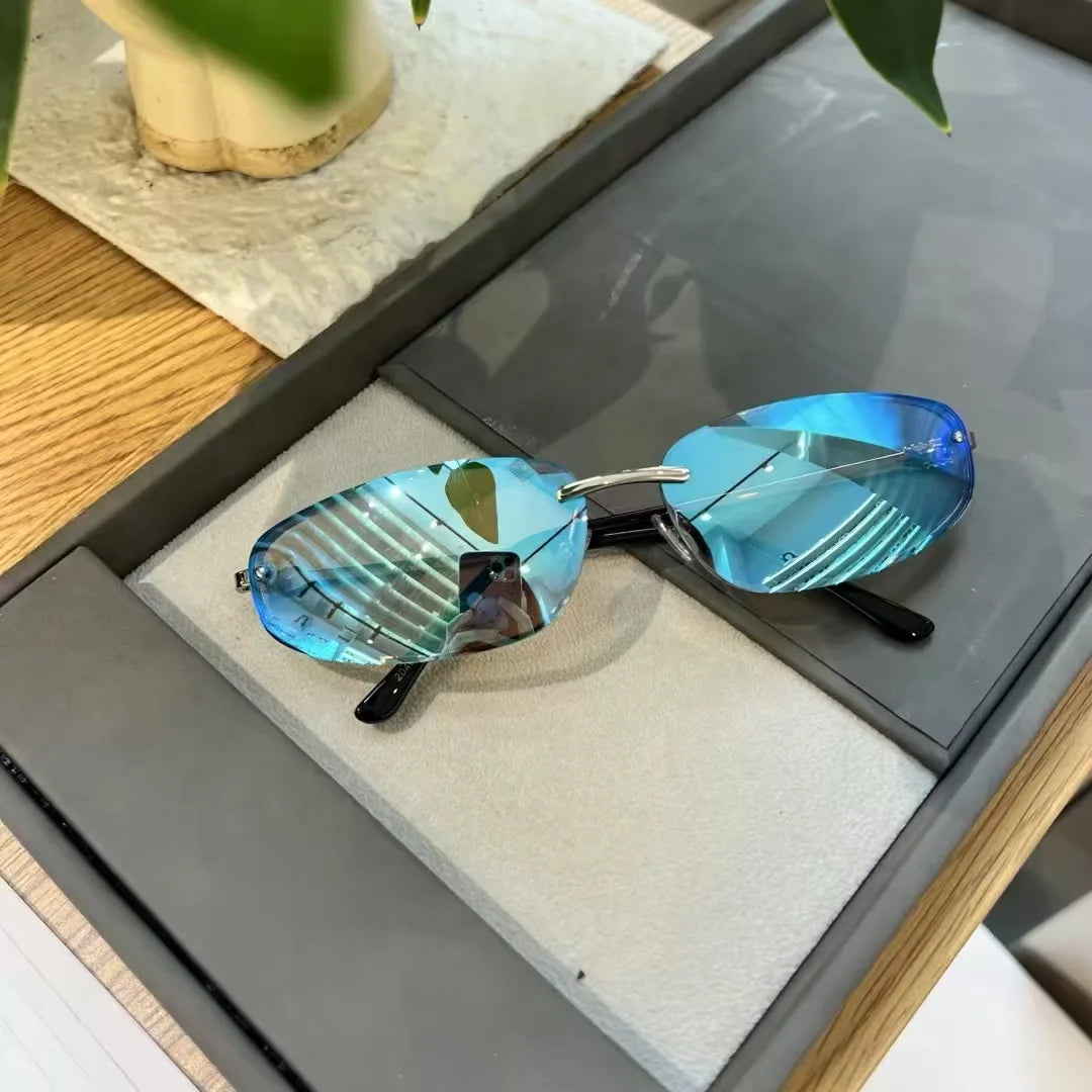 Trendy Stylish Sun Glasses for Women Oval Shape Anti-reflective Sunglasses Women European American Men’s Sunglasses