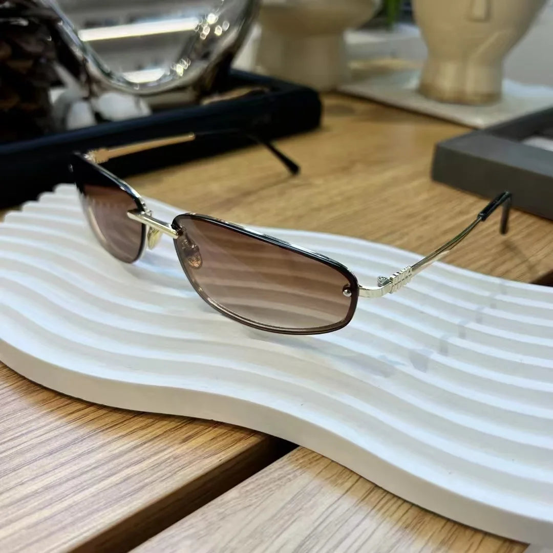 Trendy Stylish Sun Glasses for Women Oval Shape Anti-reflective Sunglasses Women European American Men’s Sunglasses